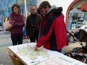 Ansbach: aktive Bürger beim Marktstand am 27.09.2017