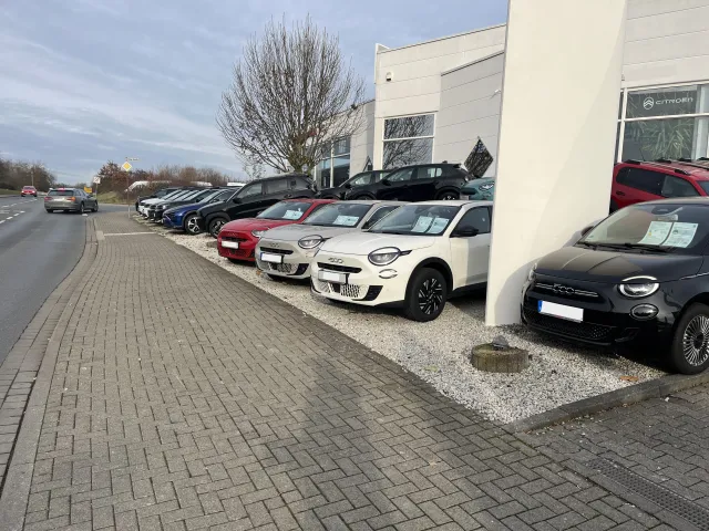 Nutzung der straßenbegleitenden Fläche
