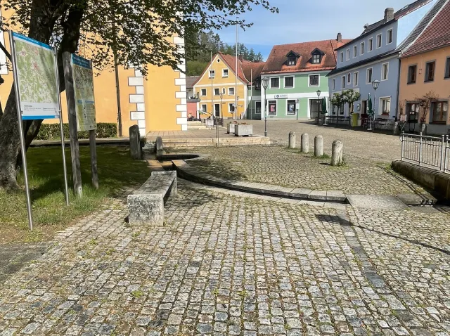 Vorbereich Kirche, Marktplatz
