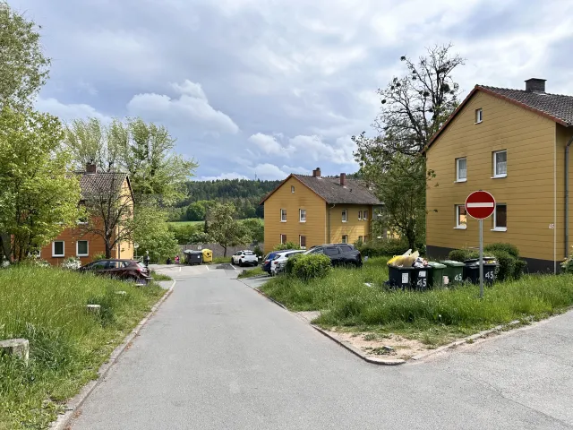 2. Scheuerfelder Hang (Scheuerfelder Str. 43/47) – Blick Richtung Süden